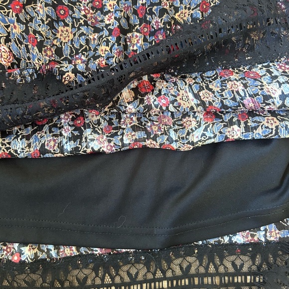 Dex dress Size M Floral and lace - Picture 3 of 6